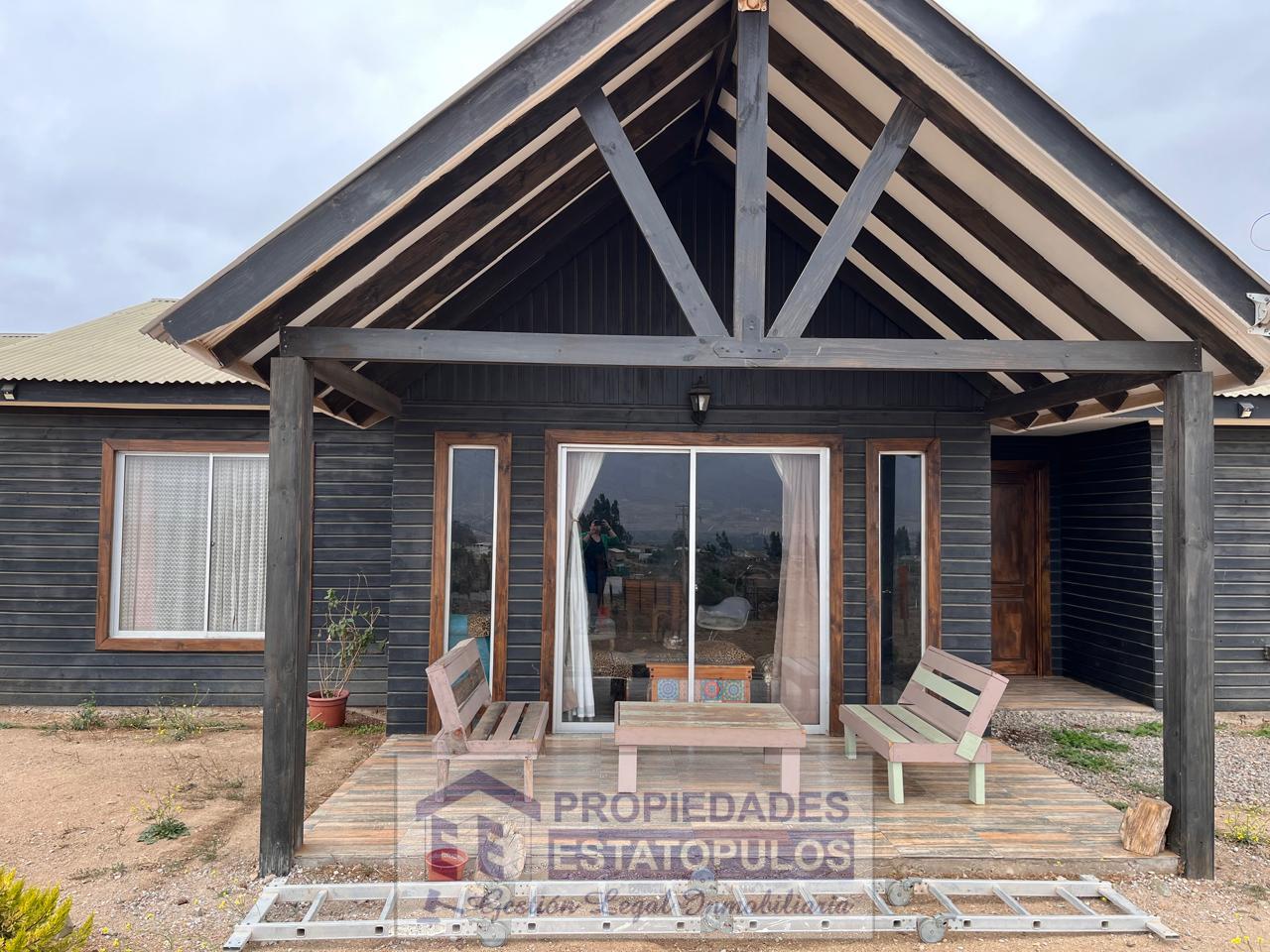 SE VENDE HERMOSA CASA EN PARCELA UBICADA,  EN EL ROSARIO  IV REGIÓN  DE LA SERENA.