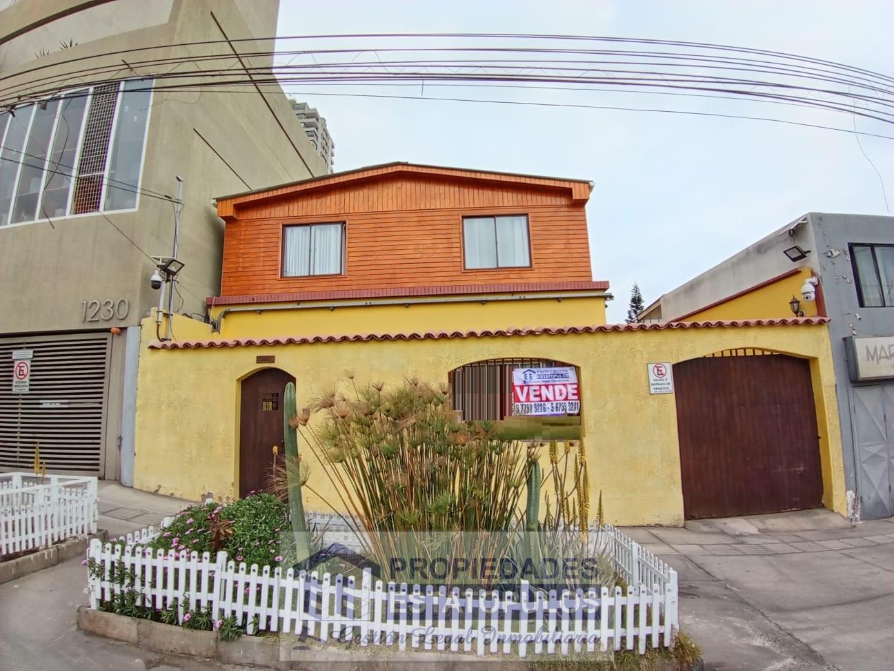 Se Vende Casa en Calle Salvador Reyes, Sector Sur de Antofagasta.
